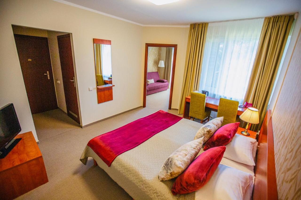 Zuvedra Hotel Ignalina Exterior photo